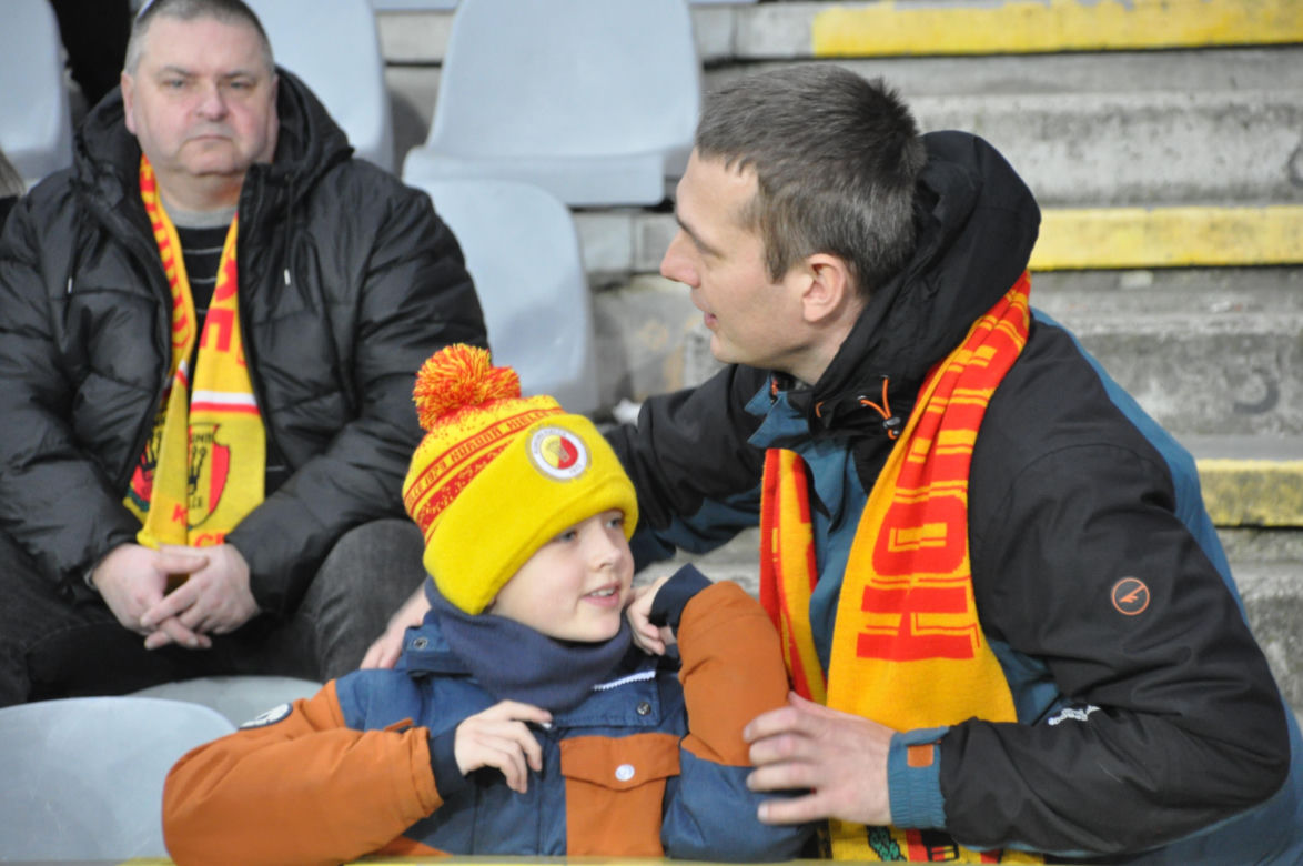 Korona Kielce - Legia Warszawa. Zdjęcia kibiców na Suzuki Arenie