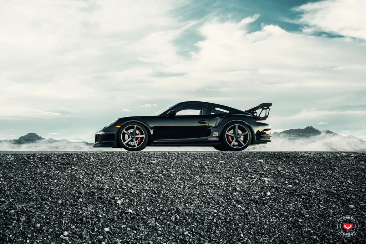Porshe na felgach Vossen