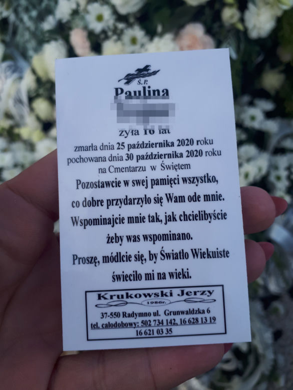 Grób 16-letniej Pauliny tonie w kwiatach. Ostatnie pożegnanie pięknej nastolatki.