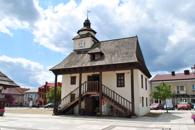 To jedno z najpiękniejszych śląskich miasteczek. Kiedyś było wsią, a przez wieki leżało w Małopolsce