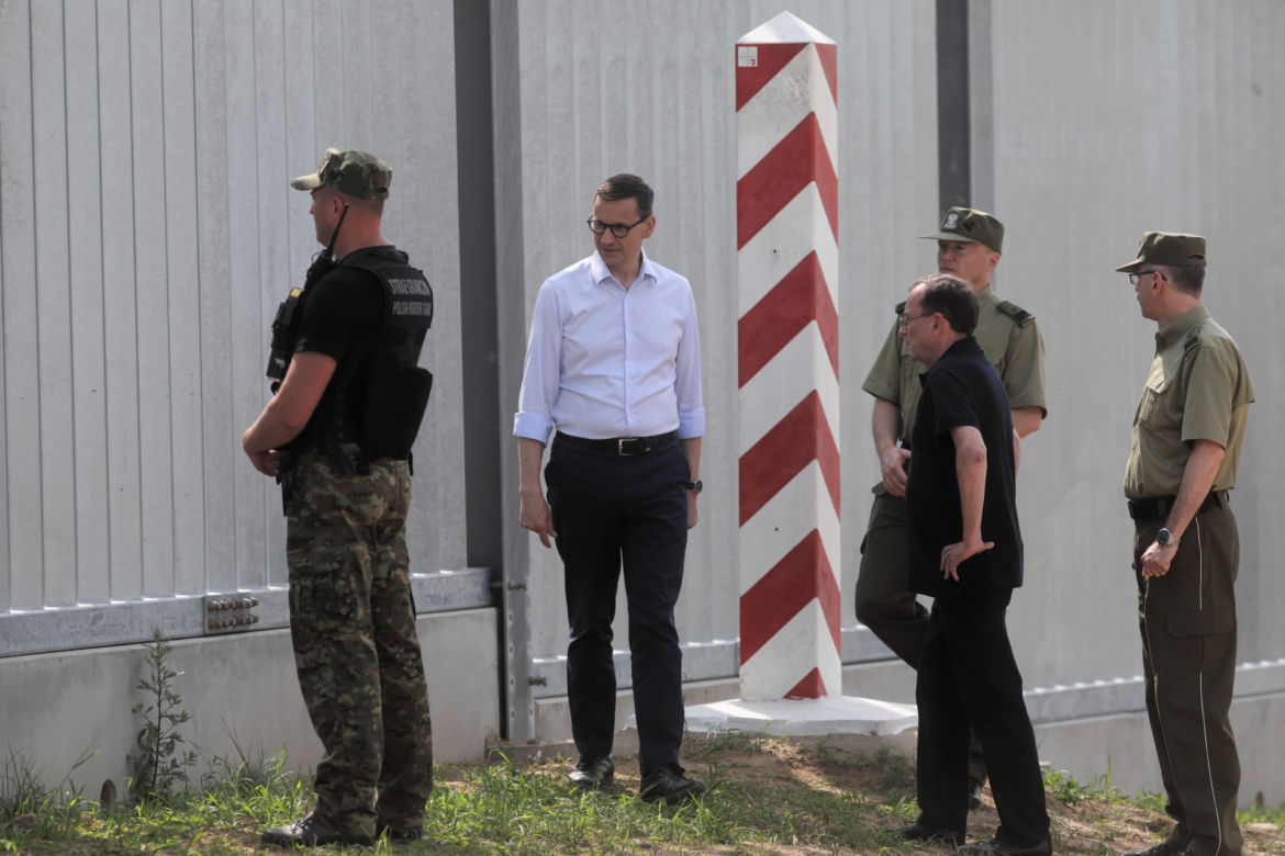 Mateusz Morawiecki "Mur ochroni nas przed inwazją"