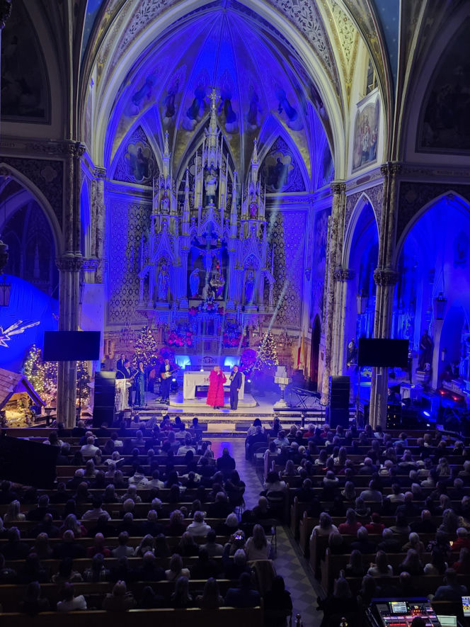 Wielkie Kolędowanie z gwiazdami na Greenpoincie