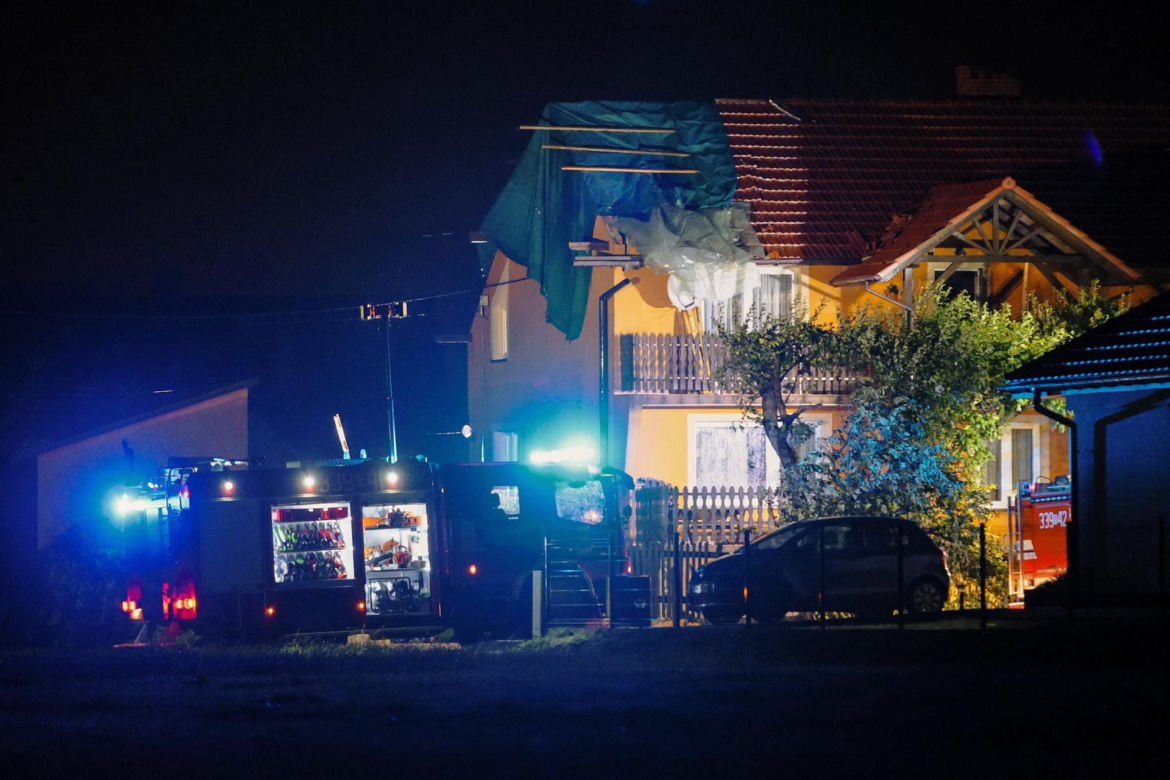 Nawałnice nad Polską. Zalane ulice, połamane drzewa i zerwane dachy