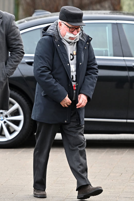 Lech Wałęsa na niedzielnej mszy