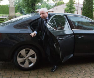 Kaczyński dał Kurskim srebrną cukiernicę