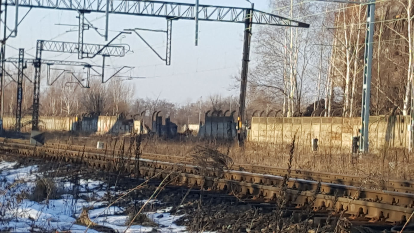 Złomiarze dewastują budynki po kopalni Mysłowice