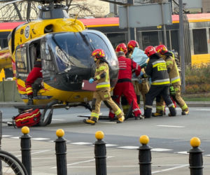 Lądowanie śmigłowca LPR w centrum Warszawy