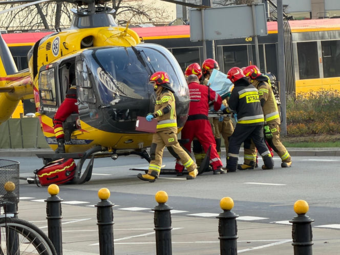 Lądowanie śmigłowca LPR w centrum Warszawy