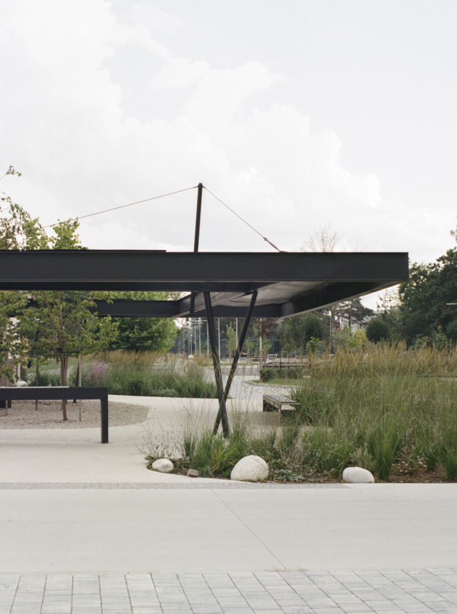 Plac Handlowy w Gorzycach. Bartosz Bukowski i Michał Woźniak