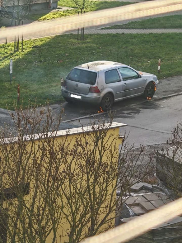 Pożar samochodu na ulicy Górnej w Starachowicach