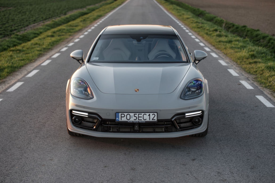 Porsche Panamera Turbo Sport Turismo 4.0 V8 550 KM