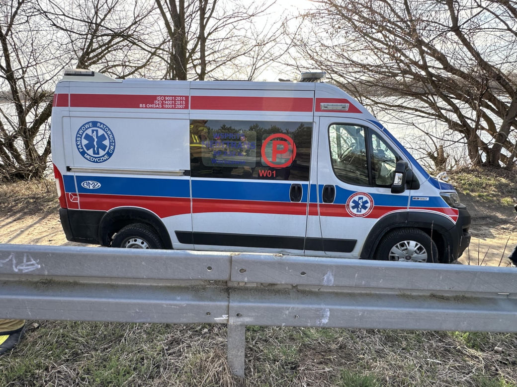 Dramatyczne chwile na Białołęce. Młody mężczyzna przewrócił się i wpadł do Wisły