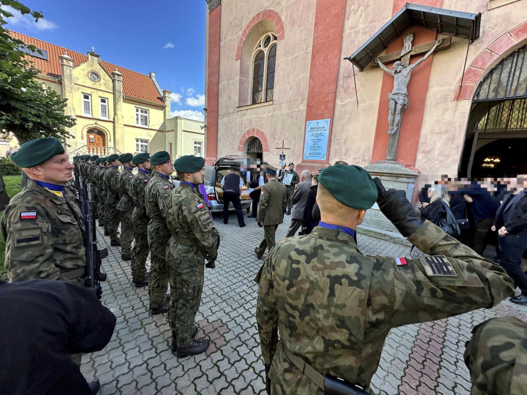 Ojciec i 2-letni synek spoczęli w jednej trumnie