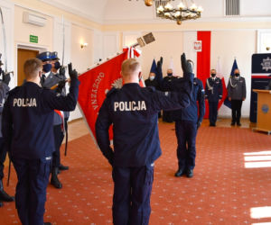 Nowi policjanci w Białymstoku. Ślubowanie złożyło dwunastu funkcjonariuszy [ZDJĘCIA]