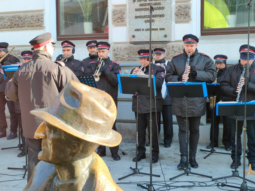 Polonez dla Łodzi. Zobacz, jak zatańczyli go mieszkańcy
