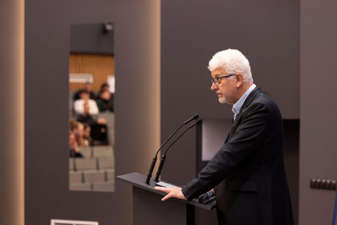 Konferencja „Inteligencja sztuczna, ale rewolucja prawdziwa”
