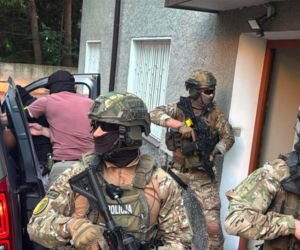 Podejrzany o zabójstwo 44-letniego Rosjanina już w lubelskiej prokuraturze. Wkrótce ma usłyszeć zarzuty