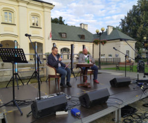 Spotkanie autorskie Artura Ziontka i koncert siedleckich artystów przy fontannie 18.08.2021