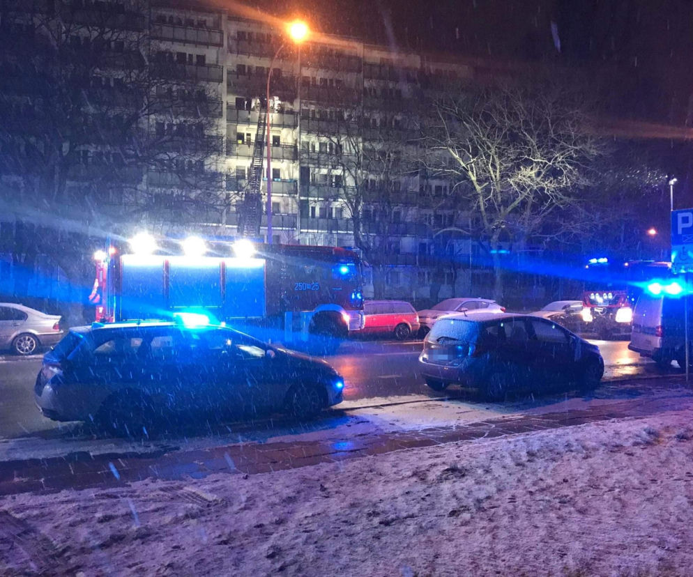 Pożar mieszkania na Jagiellońskiej. Ogień buchał oknami