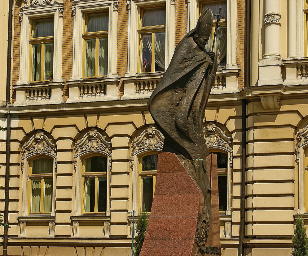 Pomink Jana Pawła II w Nowym Sączu