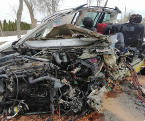 Makabryczny wypadek. Opel zmasakrowany. Zginął młody kierowca [ZDJĘCIA]