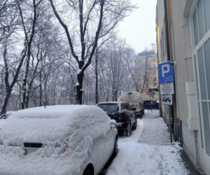 Potężny atak zimy w Krakowie! Śnieg nie odpuści, synoptycy nie mają dobrych informacji