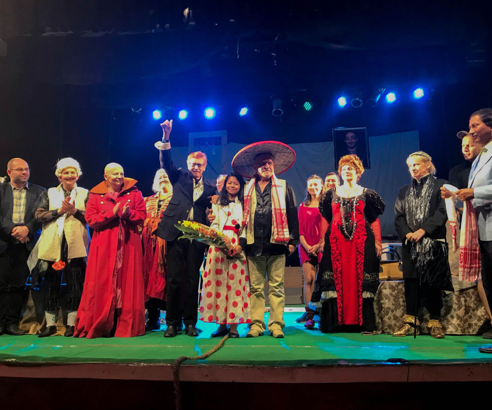Teatr Dramatyczny zaprezentował Zemstę w Indiach