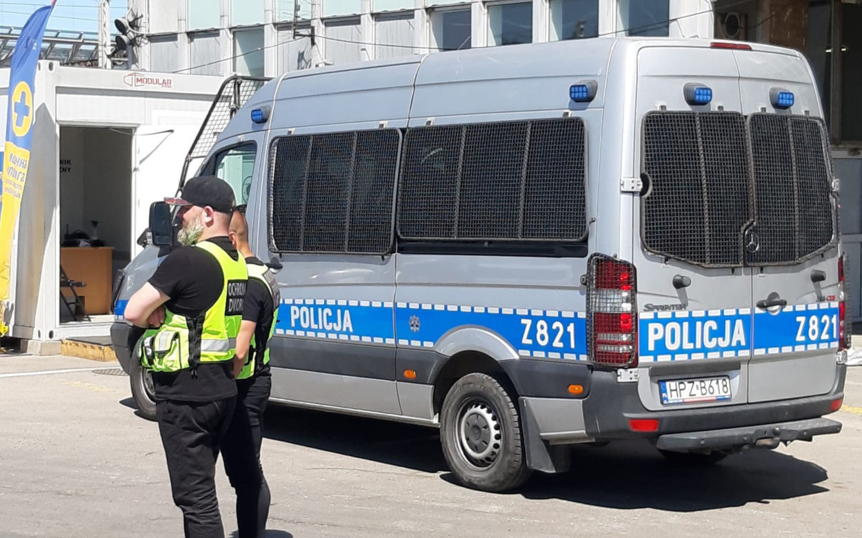 Ewakuowano pasażerów Dworca Zachodniego. Pijany wariat krzyczał, że miał bombę! 