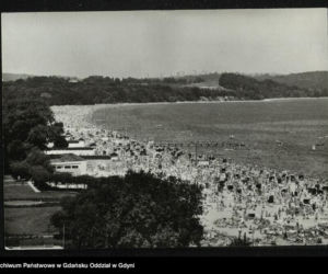 Golizna na plaży w czasch PRL
