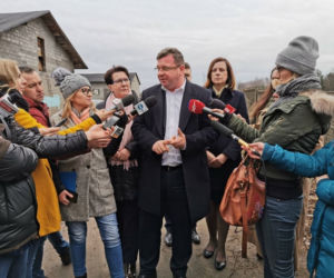 Wiceminister sprawiedliwości u rodziny w Wierzbicy: „Liczę na pewną refleksję ze strony sędziów”