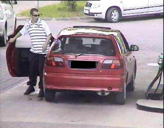 Łódź: Złodziej paliwa PRZEJECHAŁ pracownicę stacji benzynowej