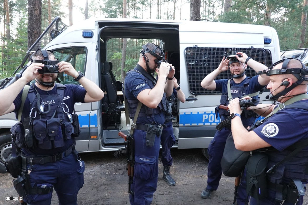 Policjanci z Rzeszowa jak z filmu Patryka Vegi. Zobaczcie zdjęcia z poligonu 