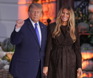 Cukierek albo psikus! Trump zaskoczył pod Białym Domem