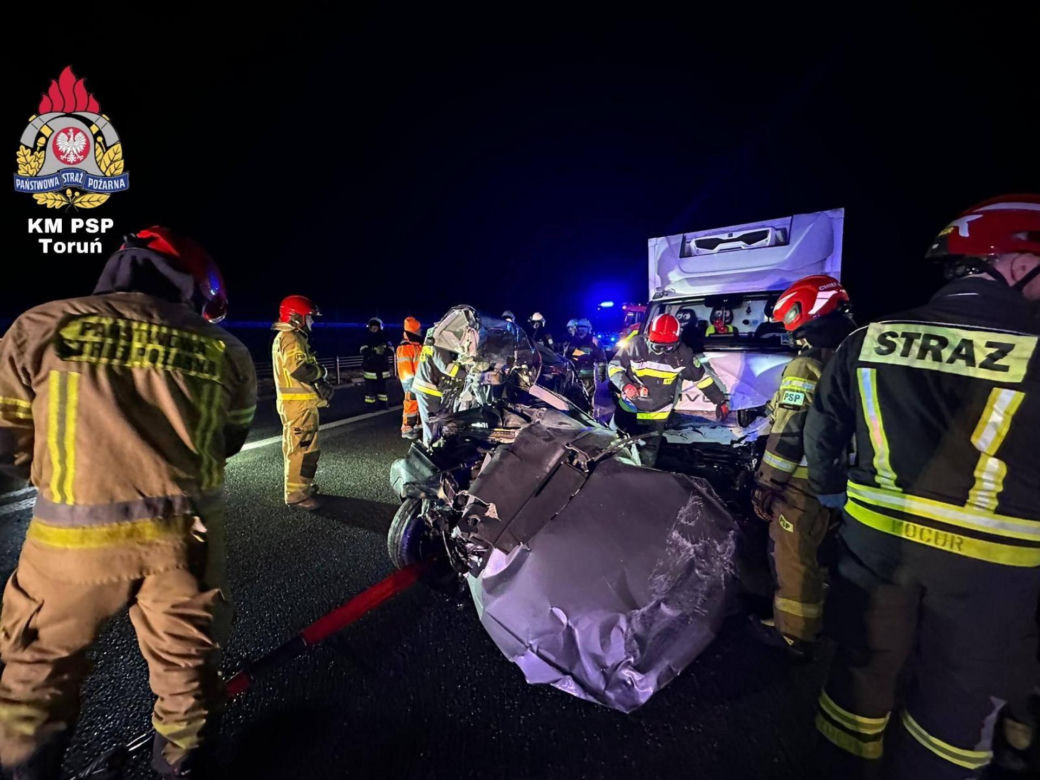 Tragiczny wypadek na autostradzie A1 pod Toruniem. Jedna osoba nie żyje!