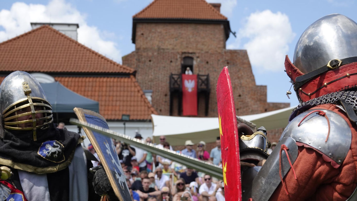 Co roku turniej rycerski na Zamku w Liwie przyciąga coraz większą rzeszę odbiorców