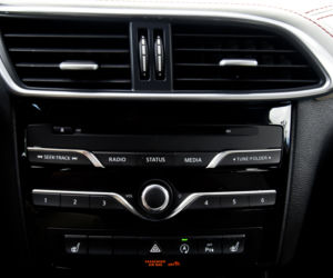 Infiniti Q30 1.6t Premium Tech Gallery White