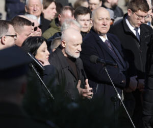 Rocznica katastrofy smoleńskiej. Prezydent Nawrocki uczcił pamięć zmarłych