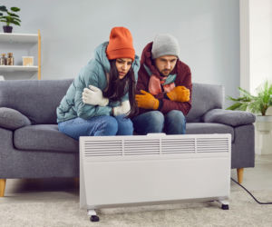 To może być przyczyna zimnego kaloryfera. Wyjmij to z szuflady i przywróć ciepło w domu