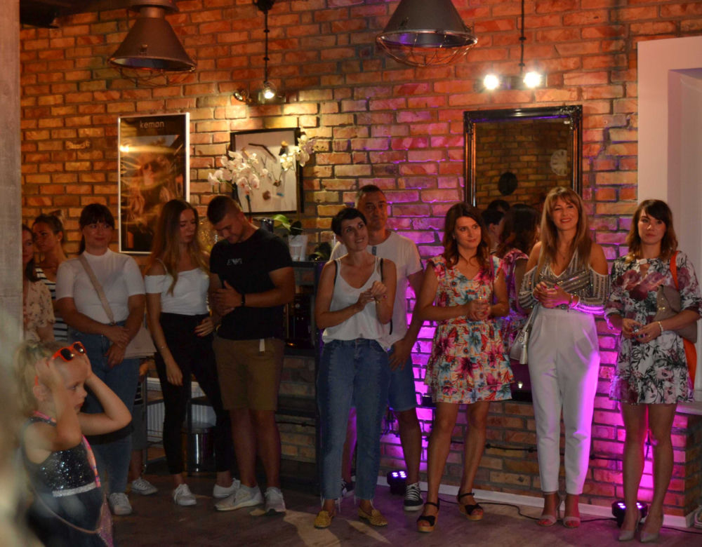 Eska Summer City na otwarciu salony fryzjerskiego Hryszko Academy