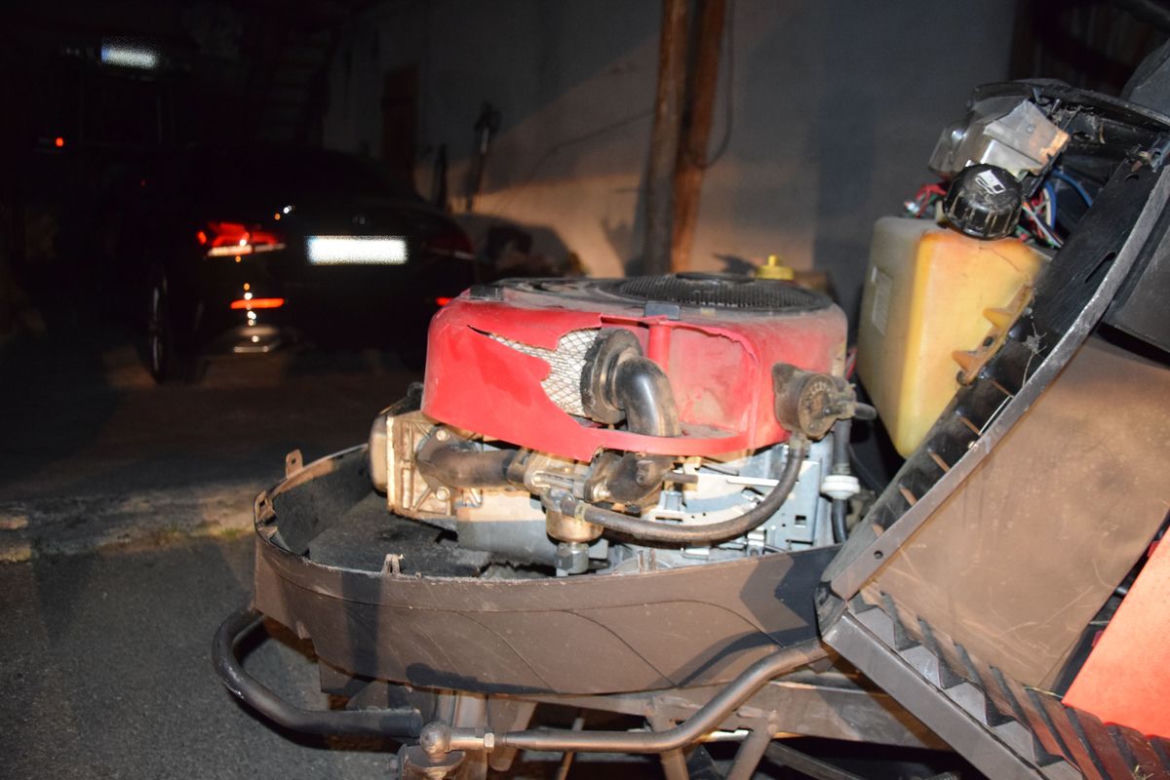 Wypadek drogowy na kosiarce