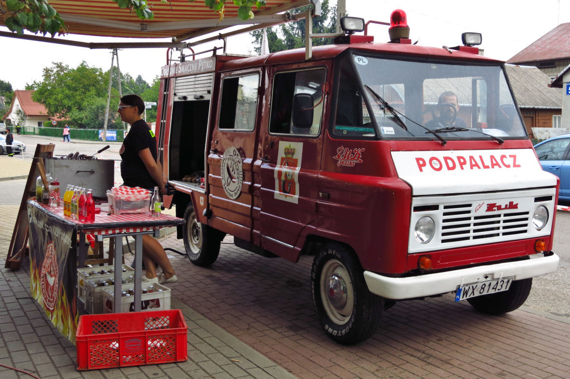 Zlot zabytkowych samochodów