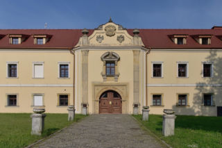 Historyczna rezydencja na sprzedaż. Odrestaurowany zamek na Śląsku za 15 mln zł