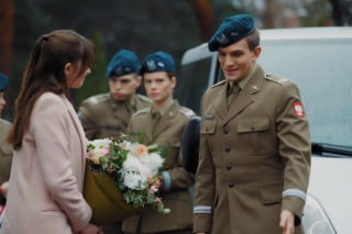 M jak miłość. Mateusz z nową dziewczyną na ślubie! Majka nie wytrzyma