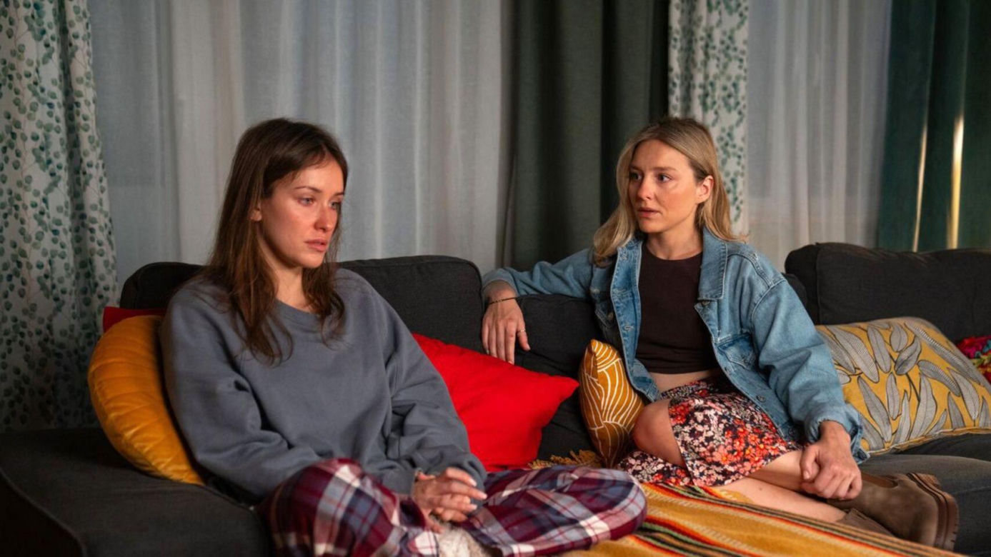 Barwy szczęścia odc. 3122. Madzia (Natalia Sierzputkowska), Grażyna (Kinga Suchan)