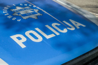 Koszmar na drodze. Auto z nastolatkami roztrzaskało się na drzewie. Dwóch 18-latków nie żyje
