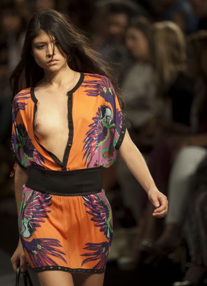  Gorące modelki promują bieliznę!