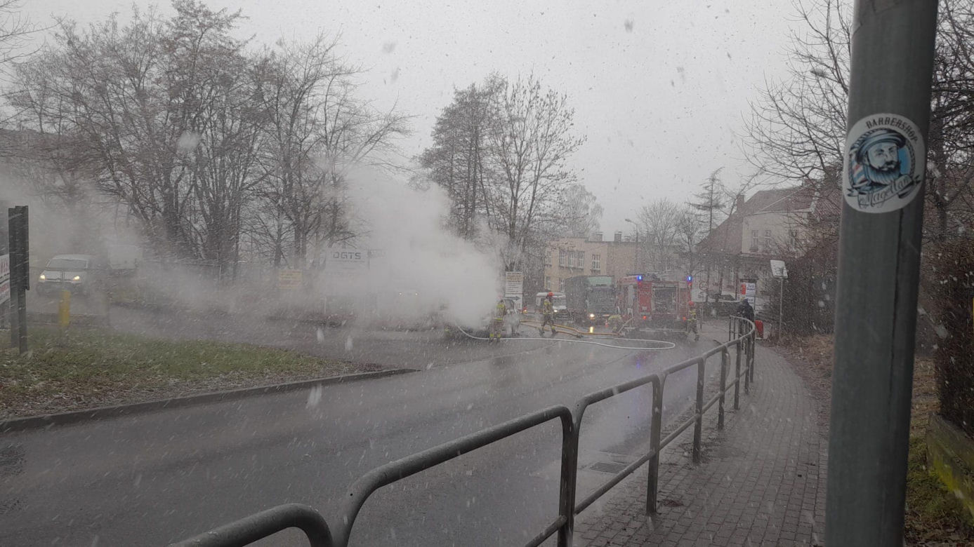 Płonący samochód