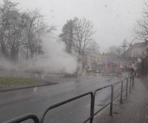 Płonący samochód