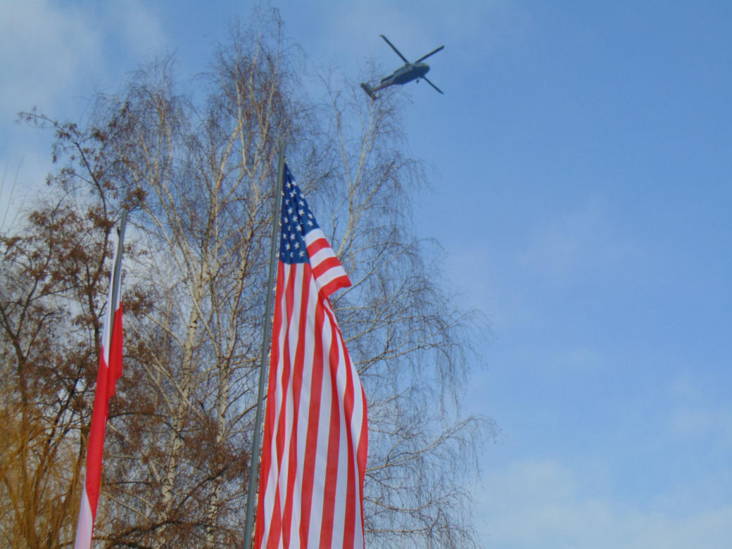 Śmigłowiec Black Hawk nad Krakowem i dziesiątki radiowozów na ulicach. Co się stało?