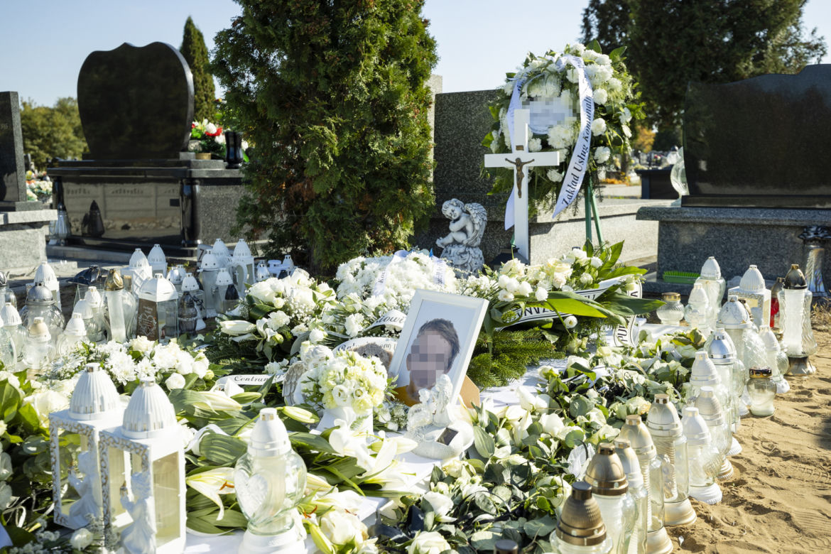 "Wierzymy, że jest już aniołkiem w niebie". Przedszkole Stasia w żałobie po tragicznej śmierci 3-latka